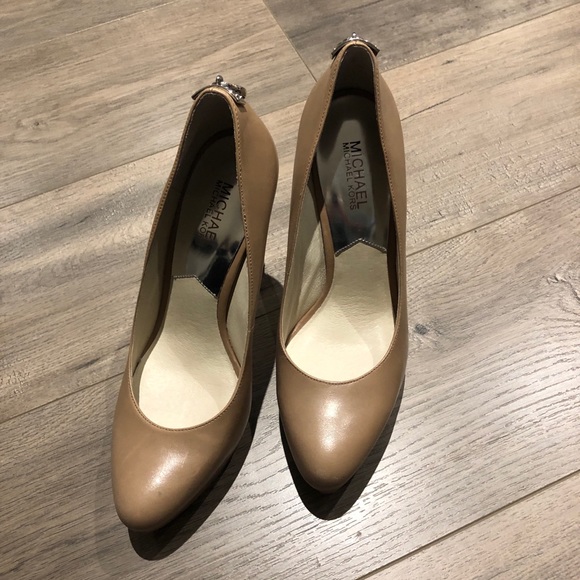 Michael Kors shoes - Picture 3 of 3